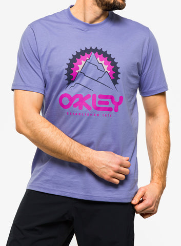 OAKLEY TEE MOUNTAINS OUT