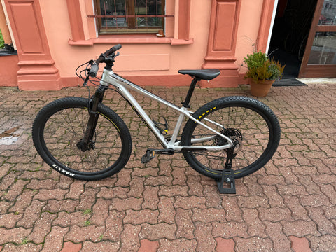 SCOtt SCALE 710 2021